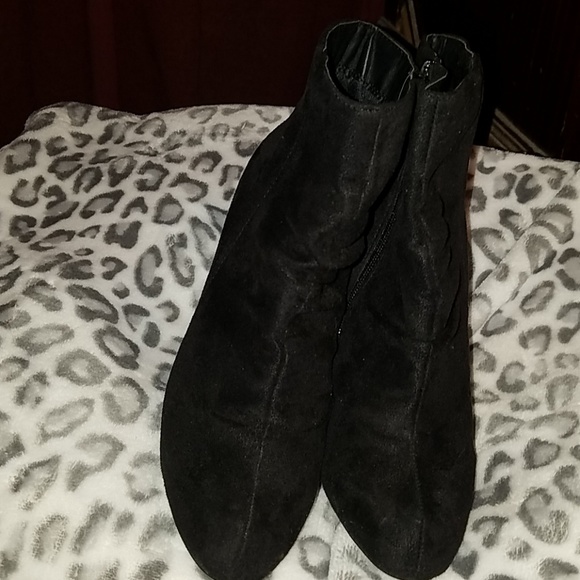 Shoes (Booties) - Picture 2 of 3